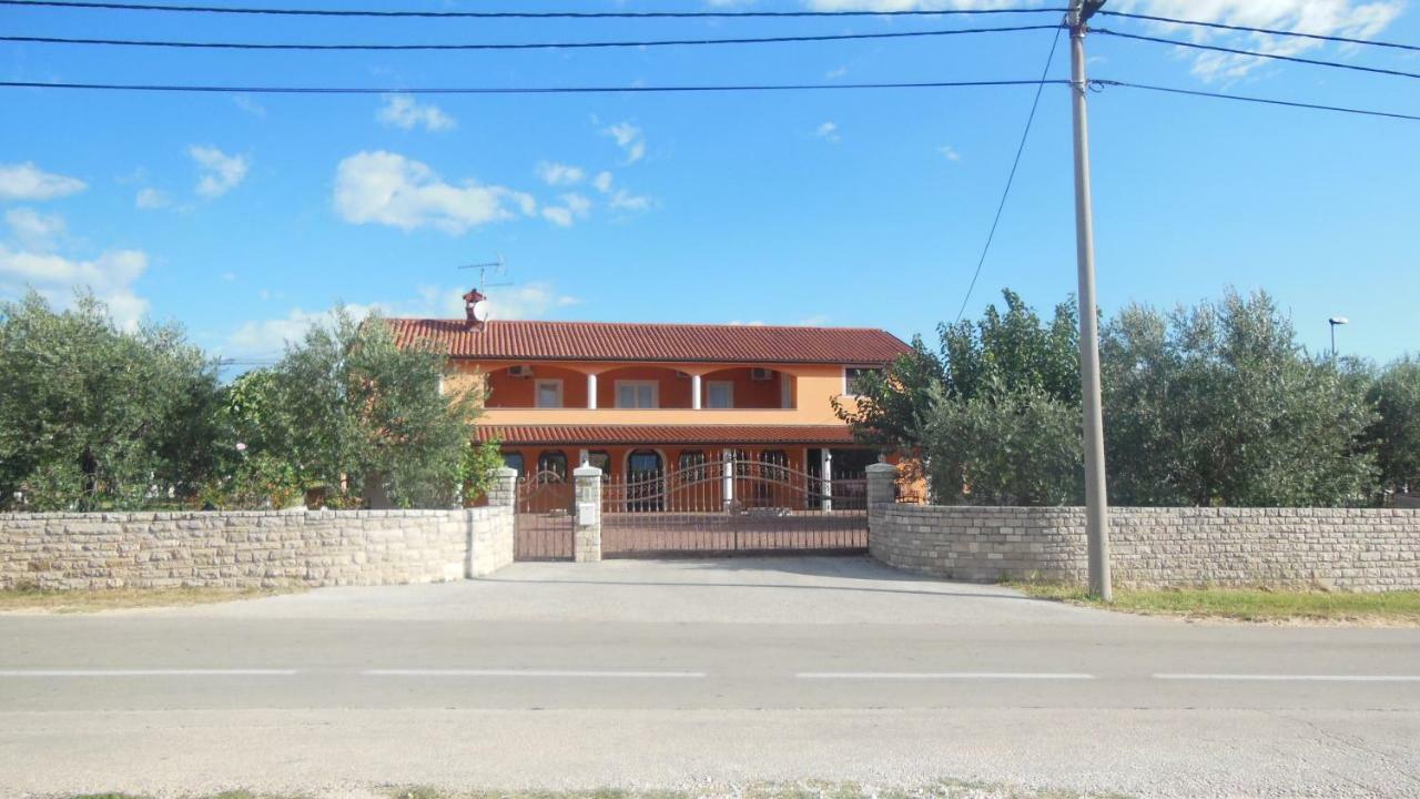 Apartment Dorina Buje Dış mekan fotoğraf